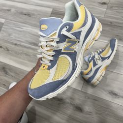 New Balance 2002 R