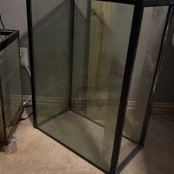 37g Fish Tank. No Cracks Or Leaks. Just Takes Up Space Now