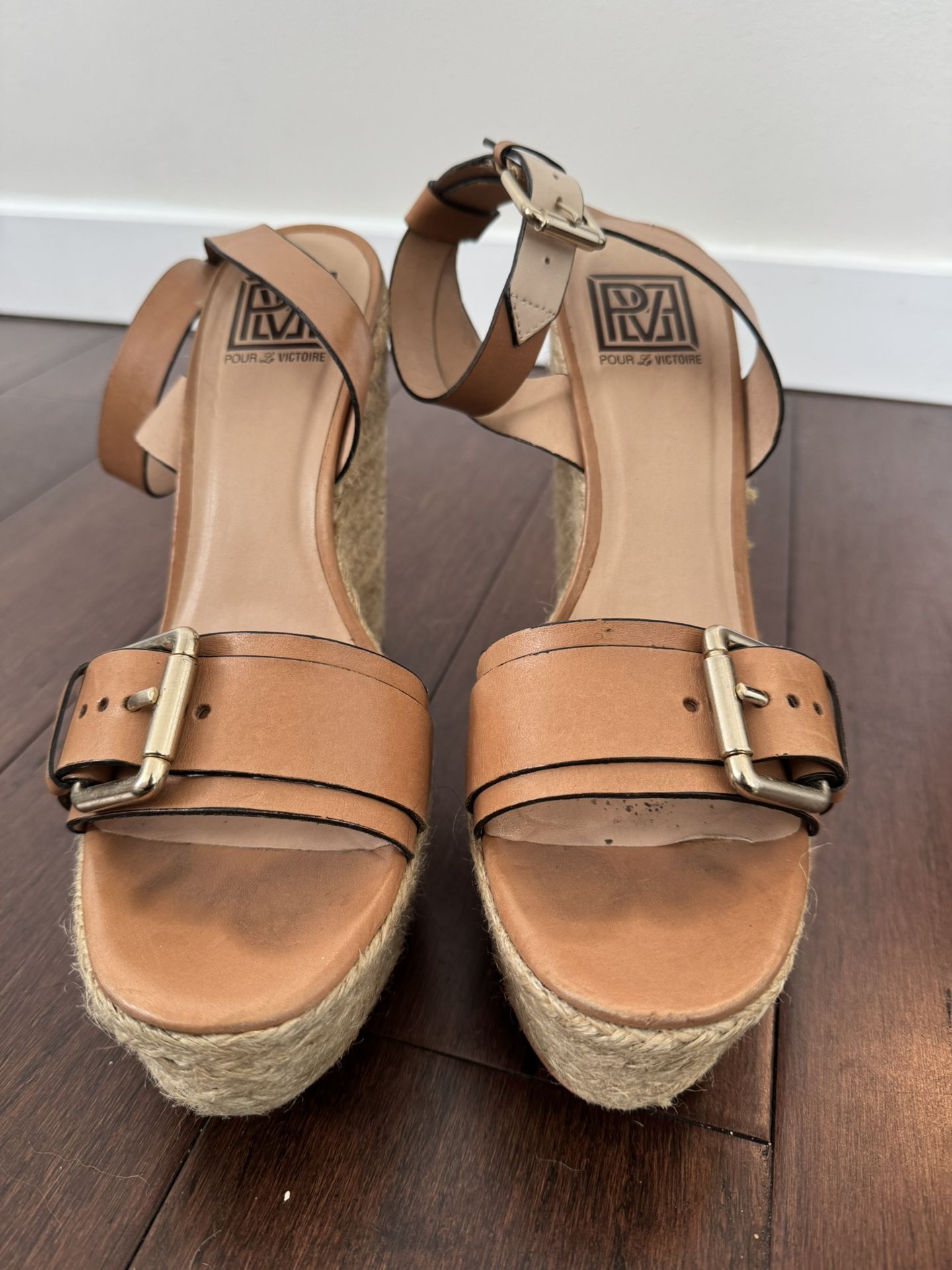 Pour La Victoire Wedges