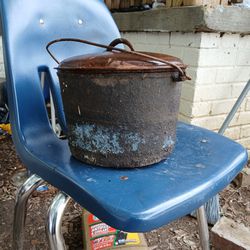 Vintage Cast Iron Stew Pot