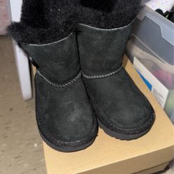 Toddler Uggs Size 6
