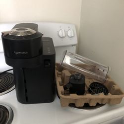Nespresso Vertuo Lattissima Matte Black & Glossy Expresso Maker Single Serve  Electric Frother