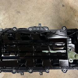 Gen 3 coyote 5.0 oil pan with integrated windage tray & gasket