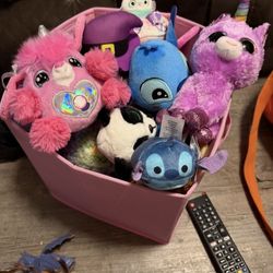 A Big Bin Of Stuffy All Types! Pretty Eyes! Every Animal