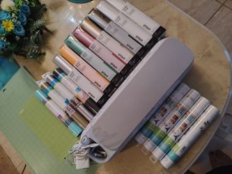 Cricut Maker 3 plus 16 New Rolls