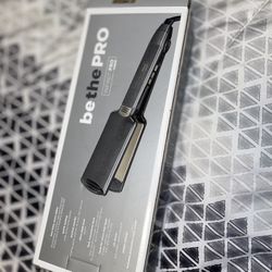 Infiniti Pro By Conair Flat Iron 2in