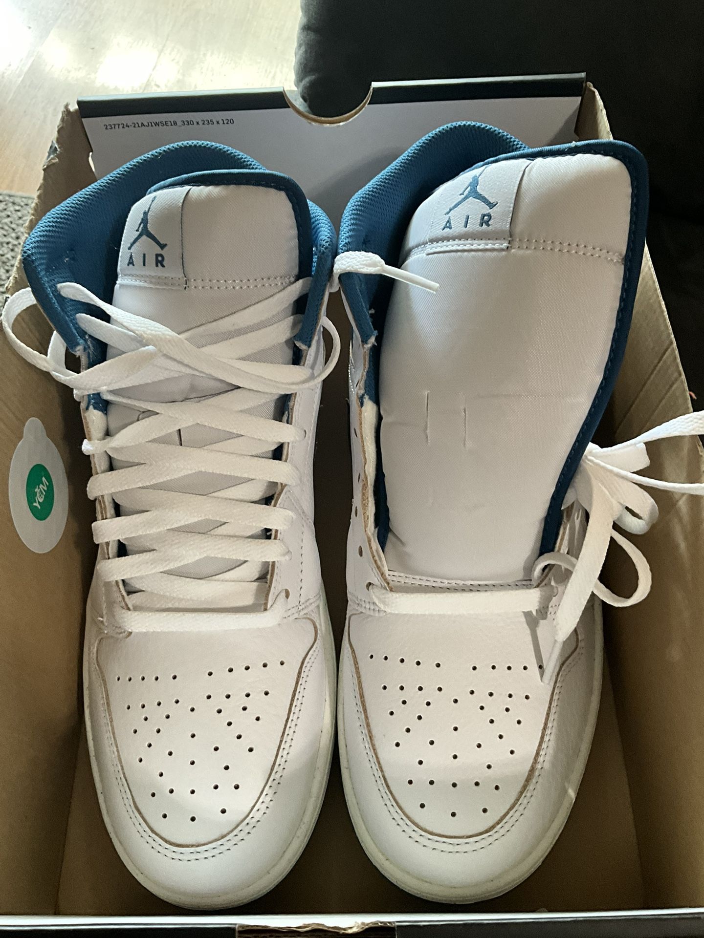 Air Jordan 1 Mid Se