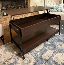 Farmhouse Lift Top Coffee Table 