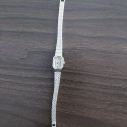 LADIES VINTAGE TIMEX WATCH $15 NEEDS PIN