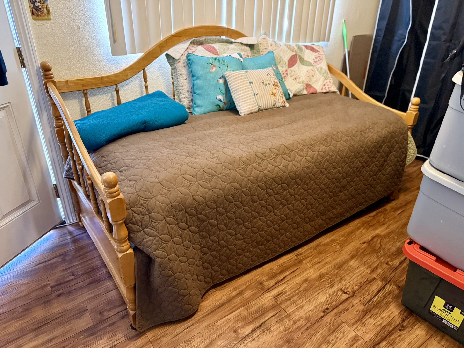WOOD FRAME DAY BED