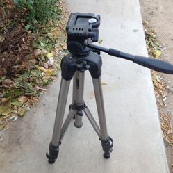 Platinum Plus Camera Tripod, 7500 Pro Model. Only used A Couple Times