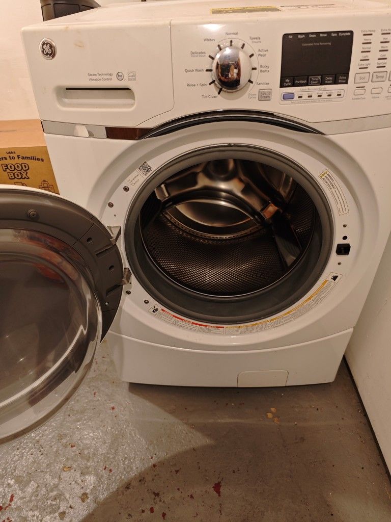 Brand New GE Washer & Samsung Dryer Combo