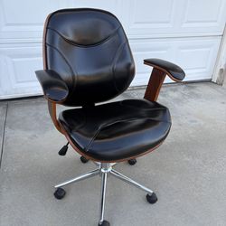 Ergonomic bent wood chair