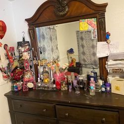 Vanity in good condition 🙌 solid wood