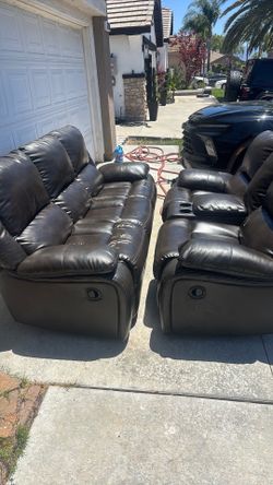 Couch set free