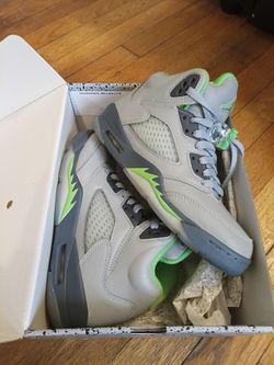 Jordan retro 5 size 5y