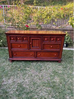Traditional Wood Dresser with Cabinet