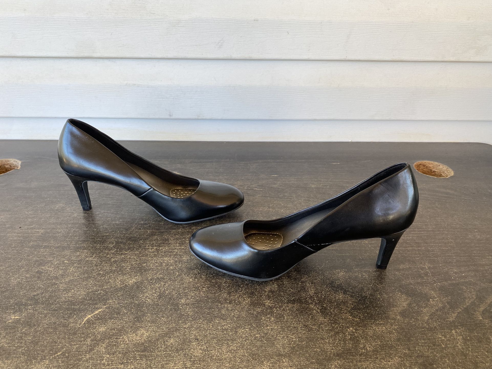 Dexflex Comfort Black Heels size 7