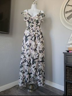 Florals Dress.   Size L.   Off Shoulders 