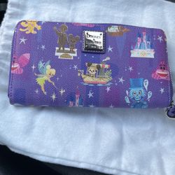 New Dooney And Burke Disney Wristlet Wallet