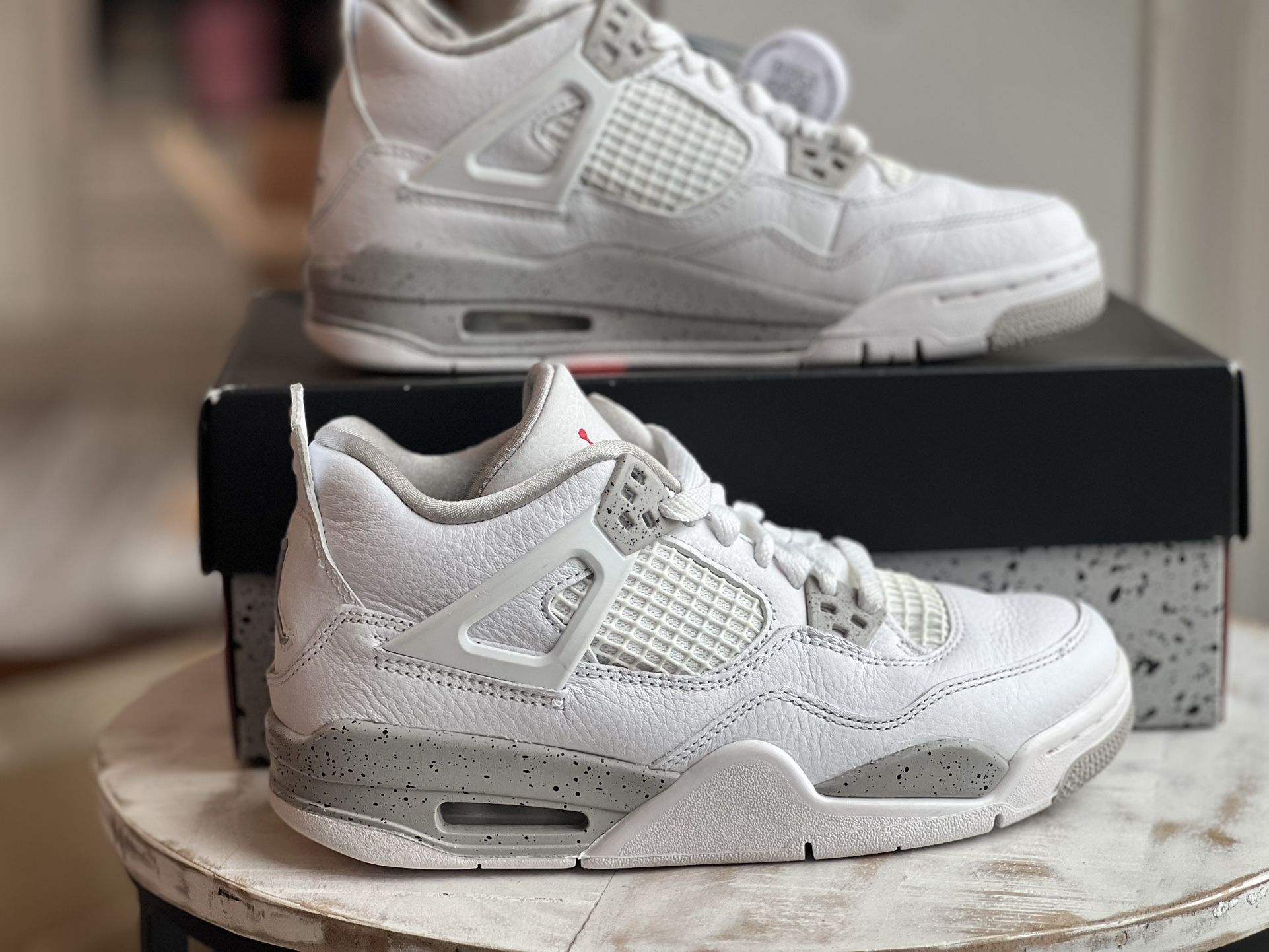 Nike Air Jordan 4 White Oreo CJ4699 100 Size 4 VNDS