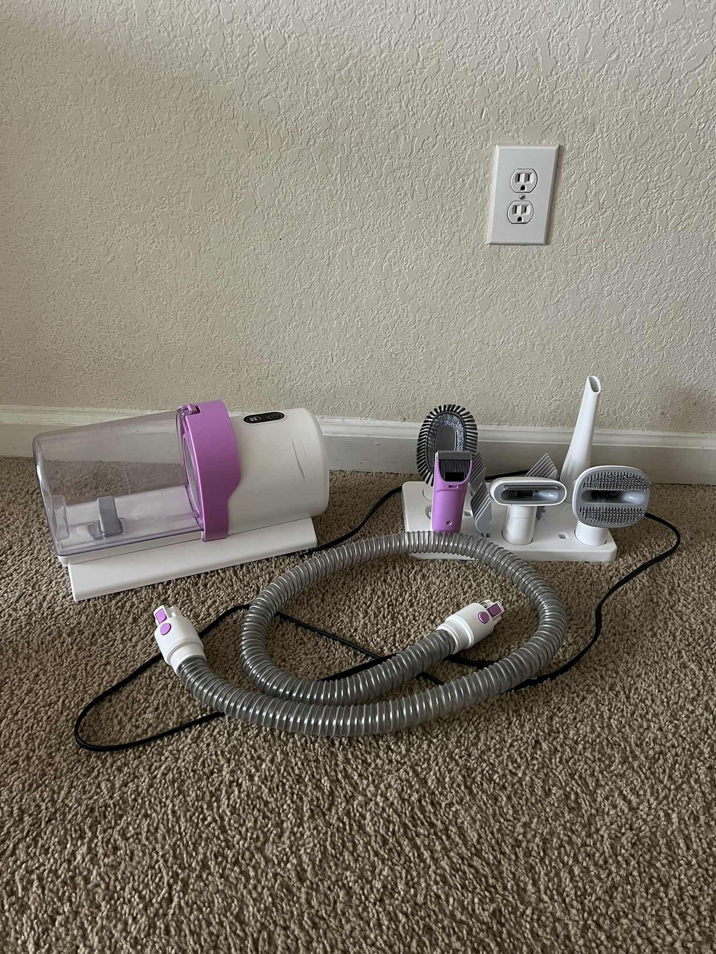 Pet Grooming Vacuum + Attachments 