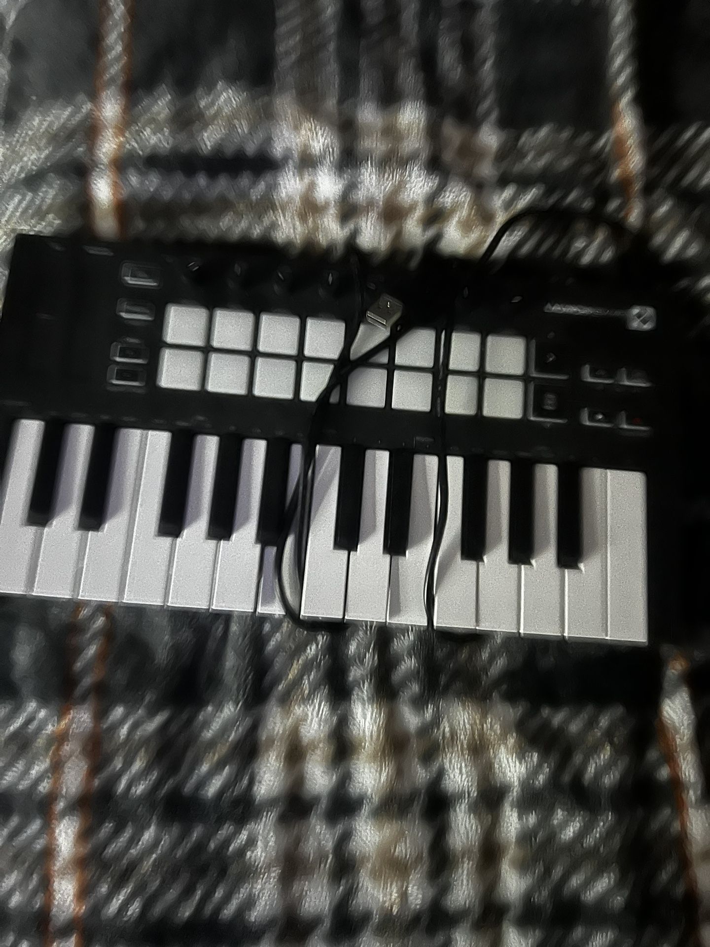 Novation - Launchkey Mini [MK3] MIDI Controller - Black