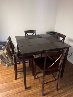 Dinning room table