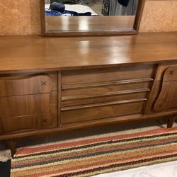 Vintage Bassett Mid-Century Modern Monterey Dresser And Mirror