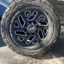 20 Inch Rims Eight Lug Off Of A 2010 Dodge 2500 Lug Pattern Is 8x6.5