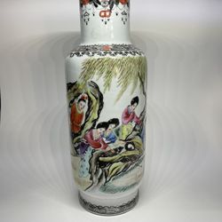 Chinese antique famille rose vase