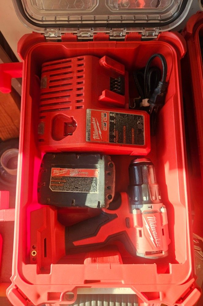 Milwaukee Packout Drill-Driver Kit LIKE NEW EXCELLANT CONDITION