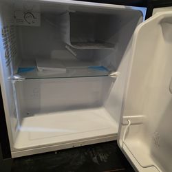 Mini refrigerator