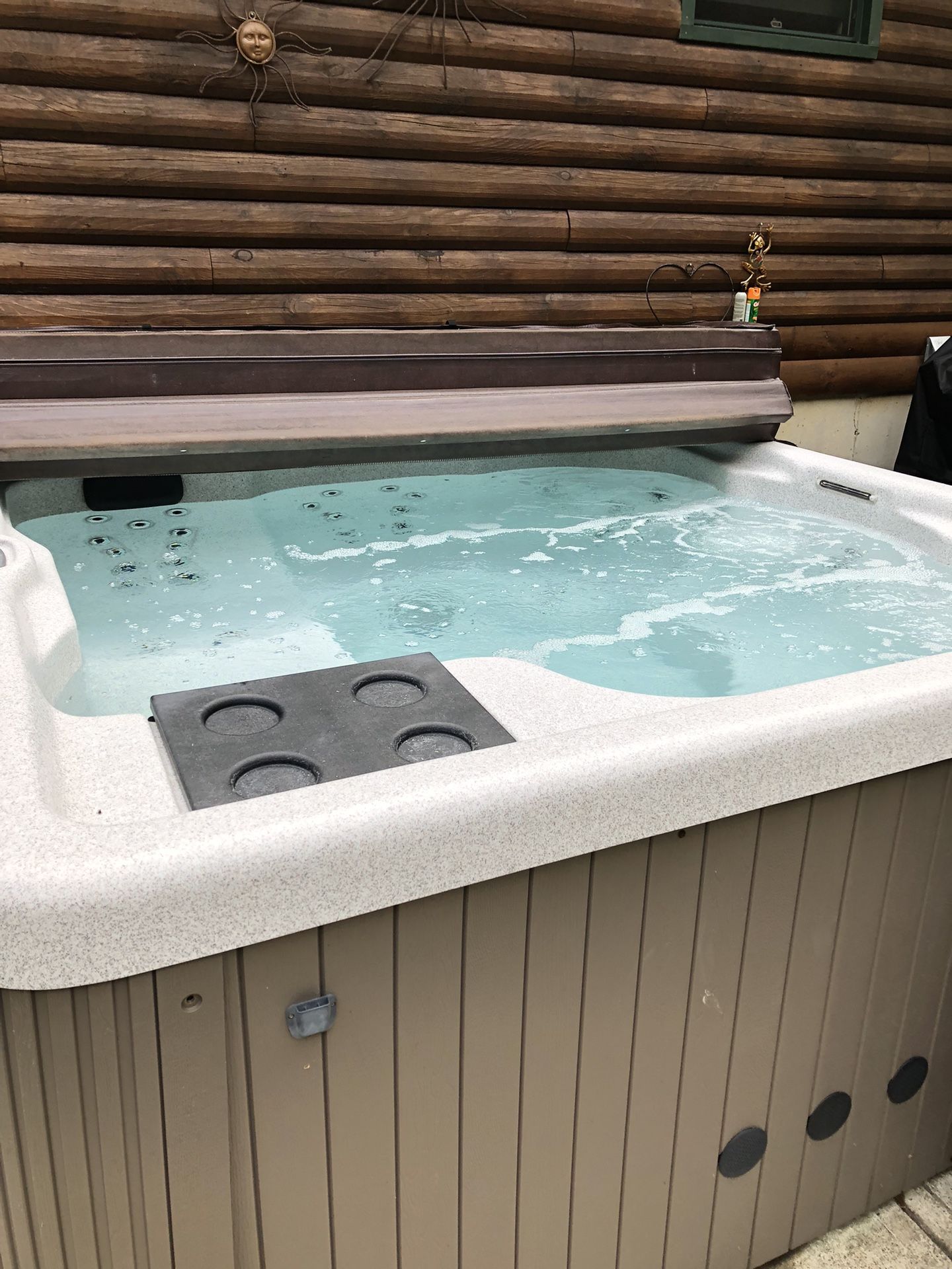 2008 6 PERSON GALAXY HUT TUB