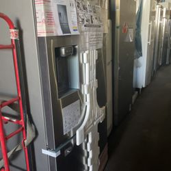 Samsung - 27 cu. ft. Large Capacity 3-Door French Door Refrigerator with External Water & Ice Dispenser - Stainless