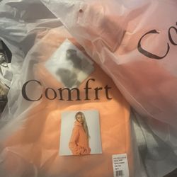 Comfort Coral Sweat outfit