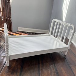 Crate & Kids (Crate & Barrel/Land Of Nod) Jenny Lind Doll Bed