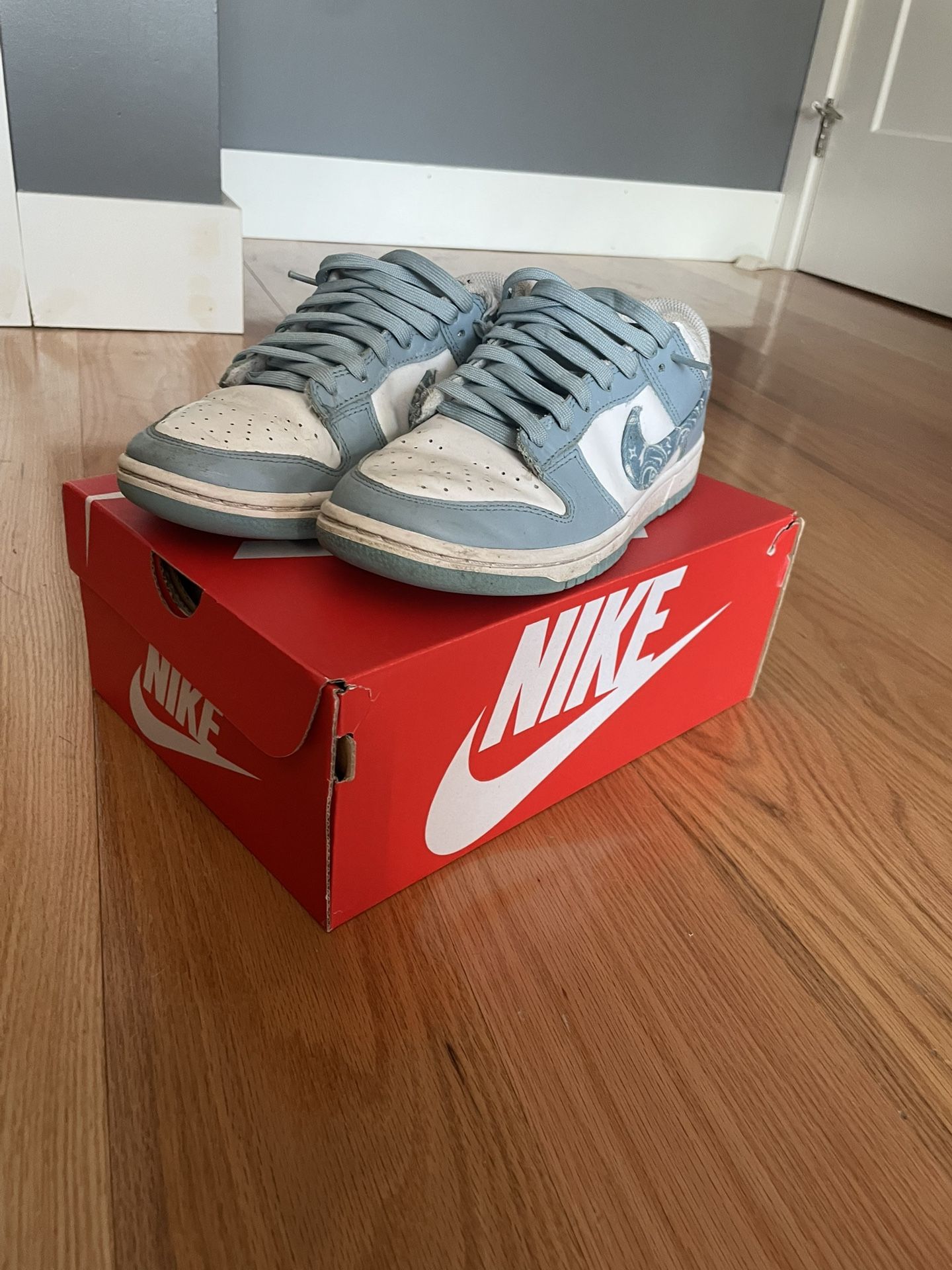 Nike Low Dunk Size 7.5 Y