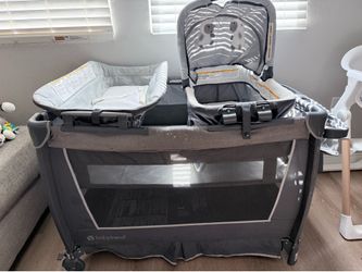 Baby trend play pen