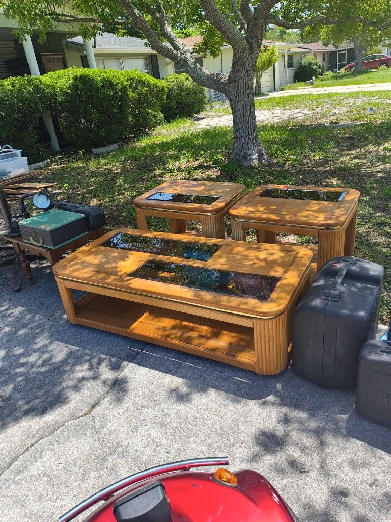 Absolutely Beautiful ❤️ Coffee Table And End Tables Wood And Glass