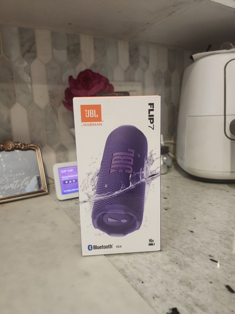 (BRAND NEW) JBL Flip 7 Speaker - Purple