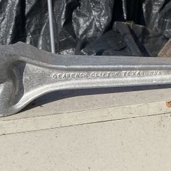 TITAN “GEARENCH”  VALVE WHEEL WRENCH (VW102AL)