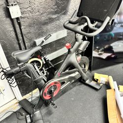 Peloton bike With Screen