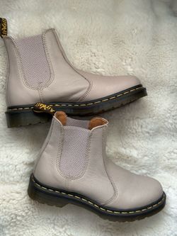 Dr Martens Chelsea Boot Size 8 NWOT