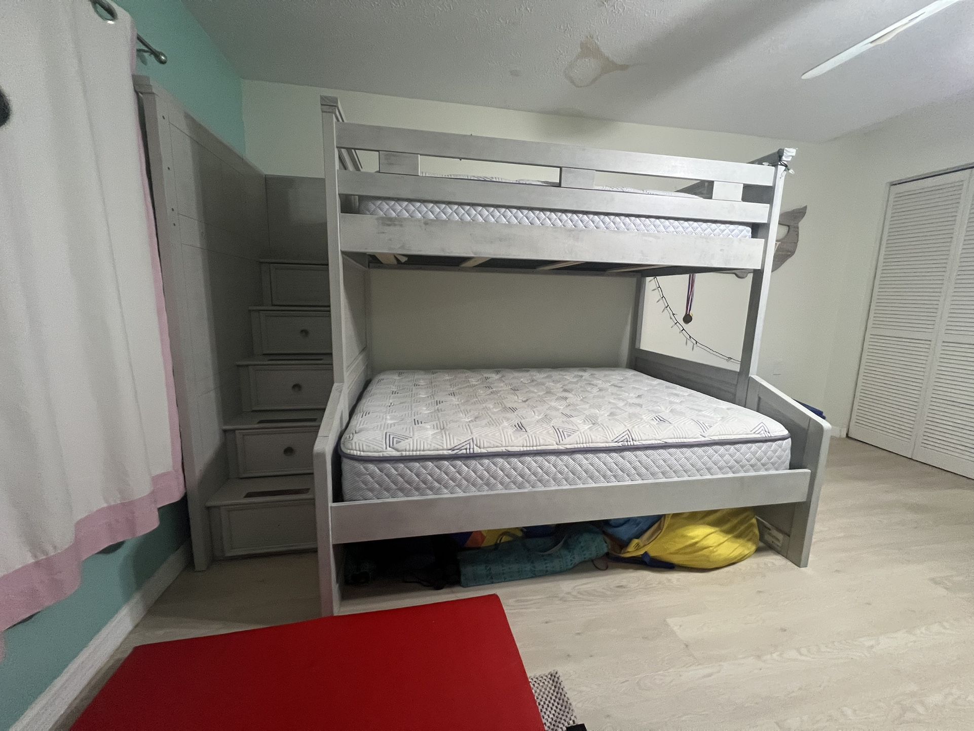 Twin/queen Bunk Bed Gray