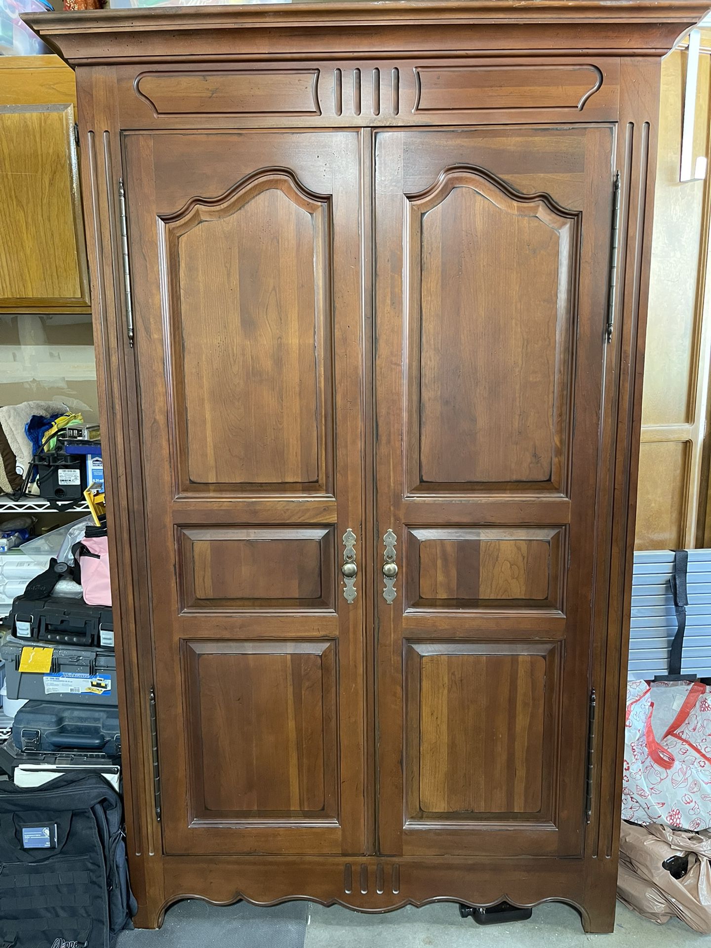 Beautiful Well Built Drexel Heritage Armoire