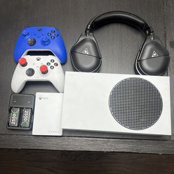 Xbox Series S Bundle
