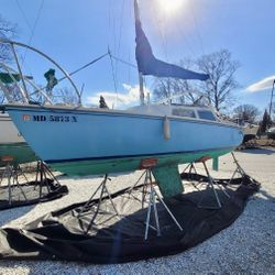 1974 Catalina 22 Ft Pop Top Sailboat
