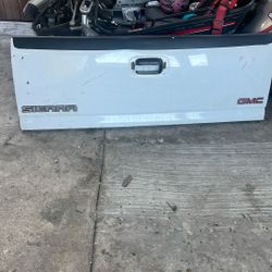 Tailgate for a pick up