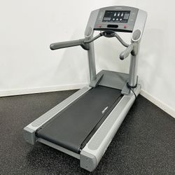 Treadmill - Life Fitness 95Ti - Commercial Gym Equipment - Work Out